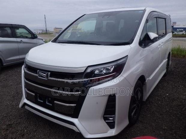 Toyota Noah 2.0 AWD (8 Seater) 2021 Pearl