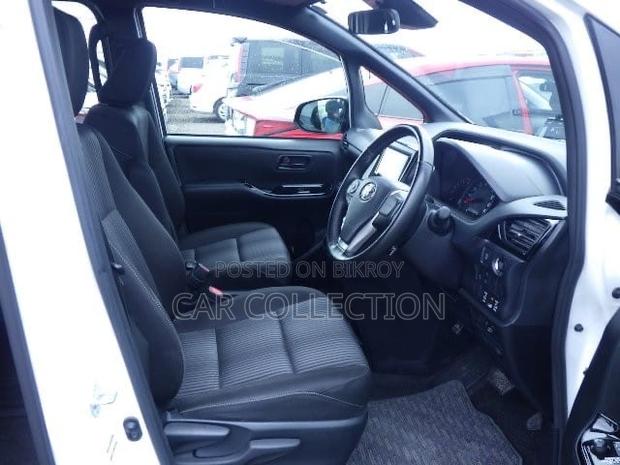 Toyota Noah 2.0 AWD (8 Seater) 2021 Pearl