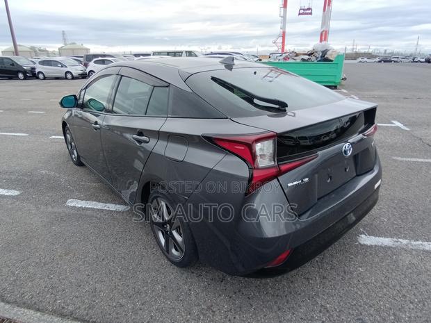 Toyota Prius 2021 Gray