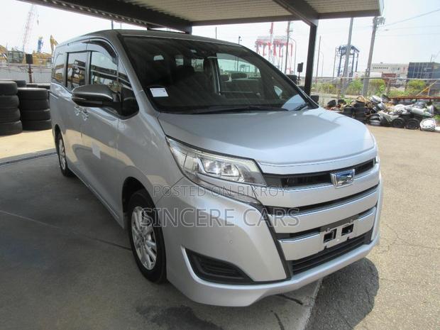 Toyota Noah 2021 Silver