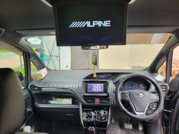 Toyota Esquire 1.8 FWD Hybrid (7 seater) 2018 Black