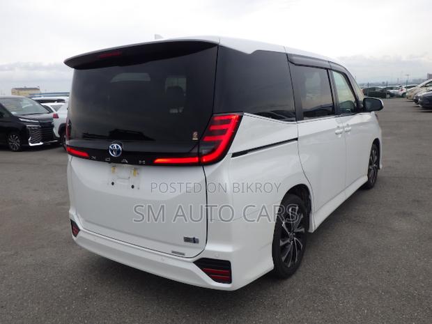 Toyota Noah 2023 Pearl