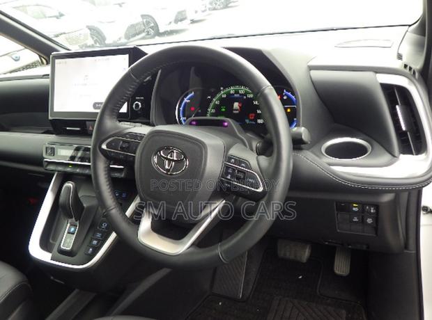 Toyota Noah 2023 Pearl