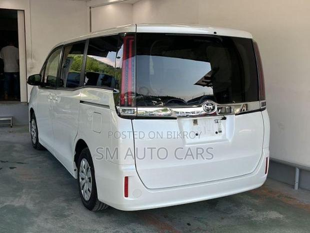 Toyota Noah 2021 Pearl