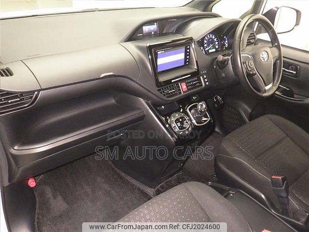 Toyota Noah 2021 Pearl