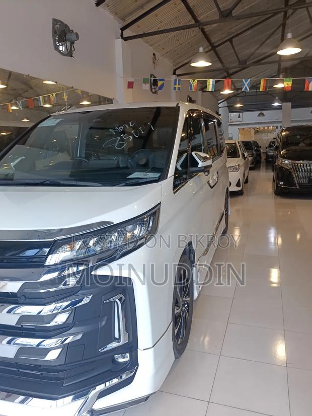 Toyota Noah 2023 Pearl
