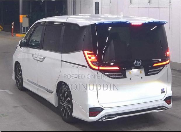 Toyota Noah 2023 Pearl