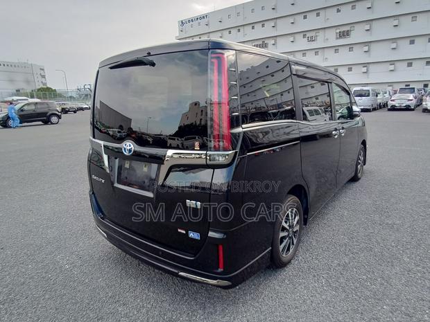 Toyota Esquire 1.8 FWD Hybrid (7 Seater) 2021 Black