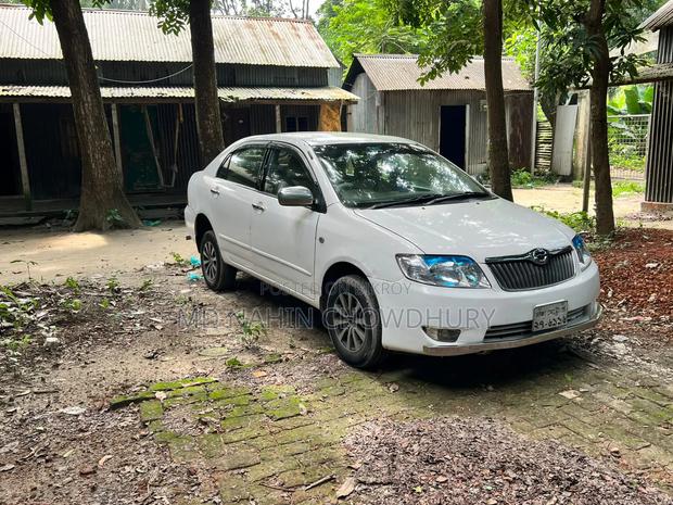 Toyota Corolla 2004 White