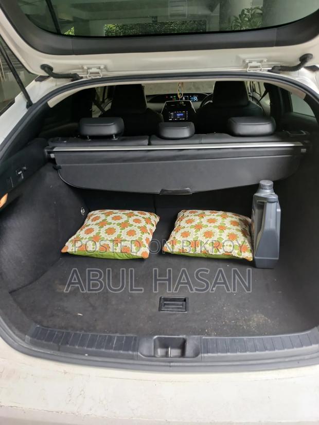 Toyota Prius 2019 White