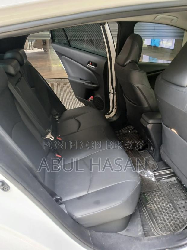 Toyota Prius 2019 White