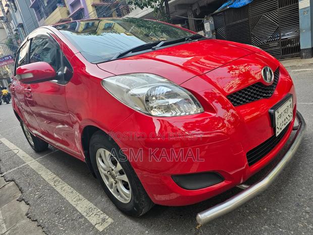 Toyota Vitz 2010 Red