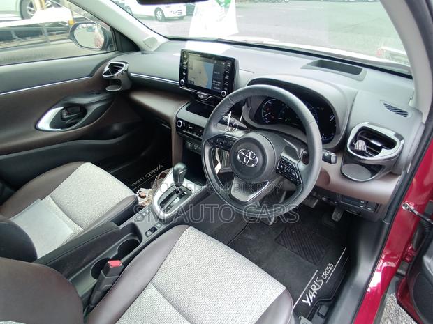 Toyota Yaris Cross 2021 Red