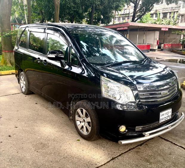 Toyota Noah 2013 Black