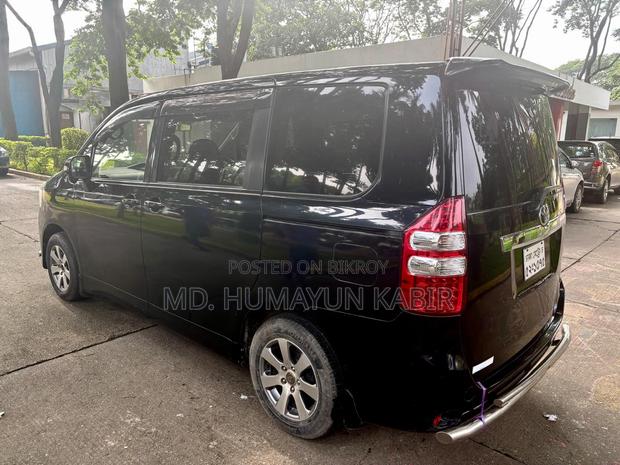 Toyota Noah 2013 Black