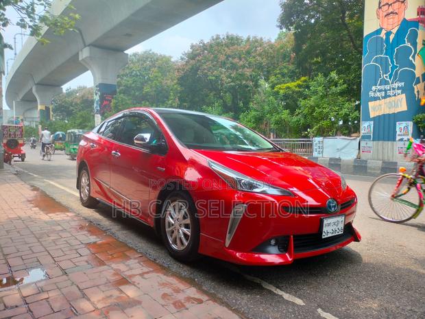 Toyota Prius 2019 Red