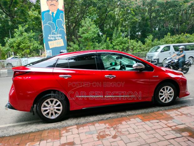 Toyota Prius 2019 Red