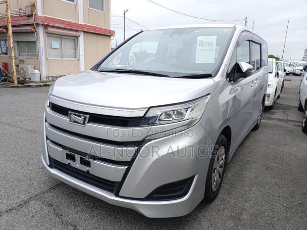Toyota Noah 2021 Silver