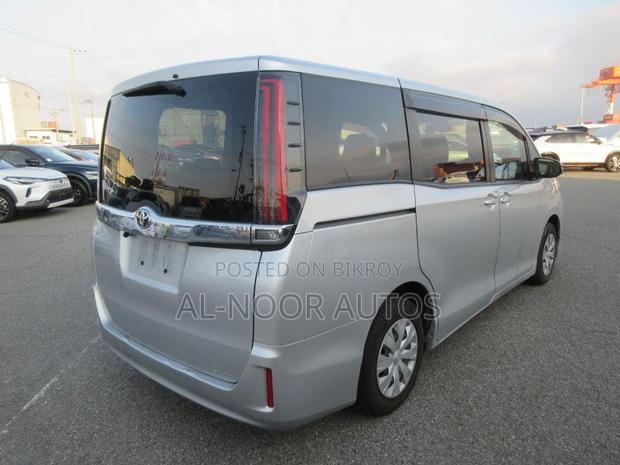 Toyota Noah 2021 Silver