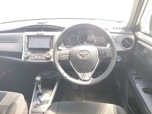 Toyota Corolla Fielder 1.5 Hybrid FWD 2021 White