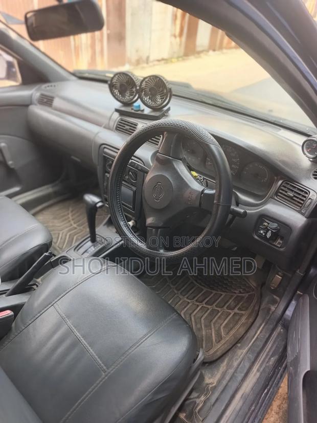 Nissan Sunny 1995 Blue