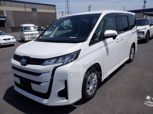 Toyota Noah 2022 Pearl