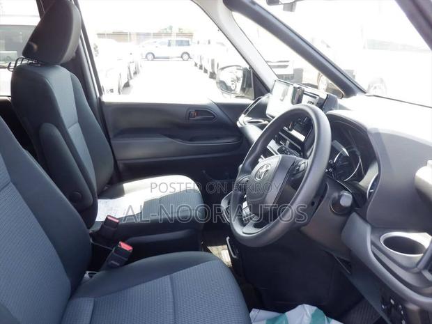 Toyota Noah 2022 Pearl