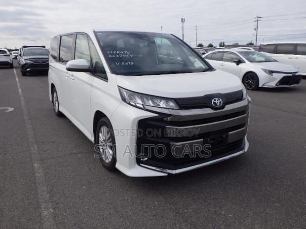 Toyota Noah 2022 Pearl