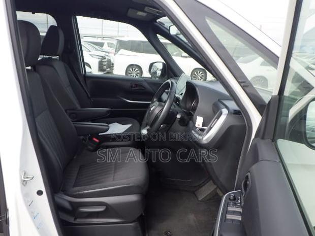 Toyota Noah 2022 Pearl