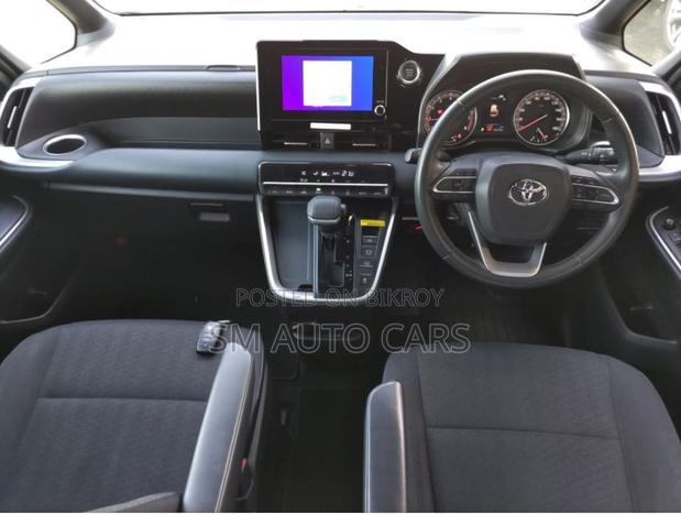 Toyota Noah 2022 Pearl