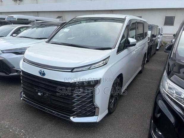 Toyota Voxy Hybrid S-G 2WD 8-Seater 2022 Pearl