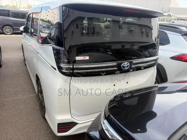 Toyota Voxy Hybrid S-G 2WD 8-Seater 2022 Pearl