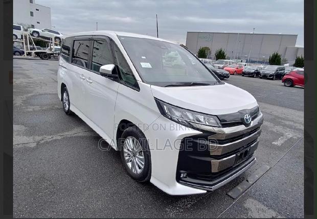 Toyota Noah 2022 Pearl