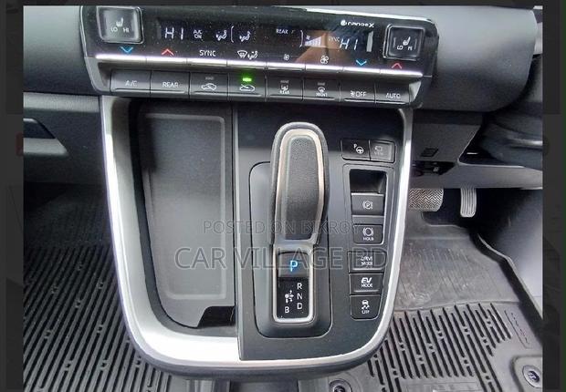 Toyota Noah 2022 Pearl