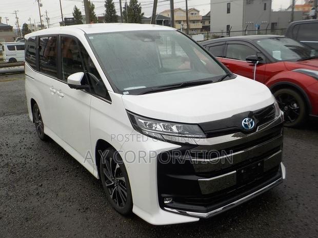 Toyota Noah 2023 Pearl