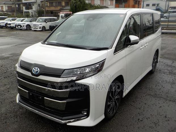 Toyota Noah 2023 Pearl