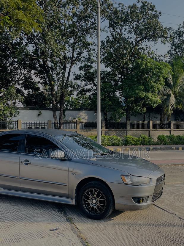 Mitsubishi Lancer 2016 Gray