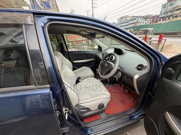 Toyota IST 2004 Blue
