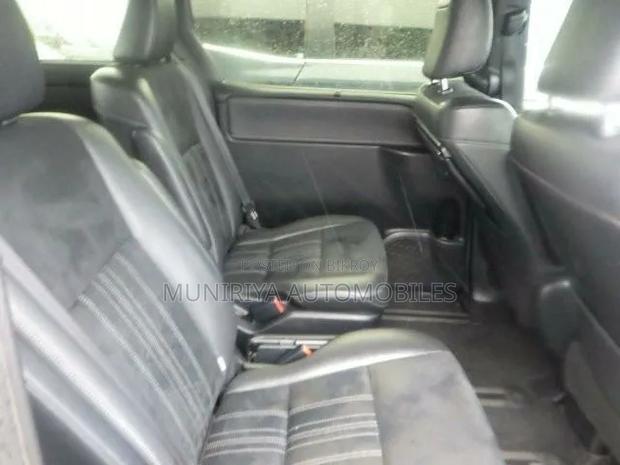 Toyota Esquire 1.8 FWD Hybrid (7 seater) 2021 Black