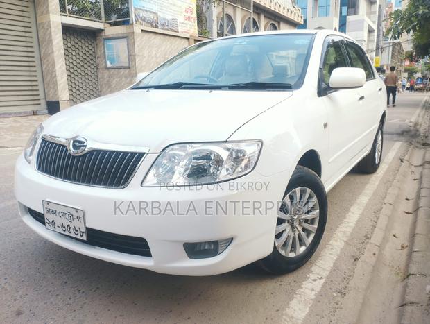 Toyota Corolla Sedan 2005 White