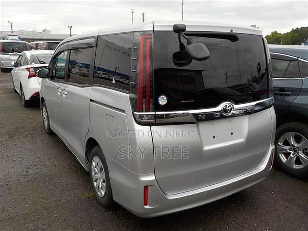 Toyota Noah 2020 Silver