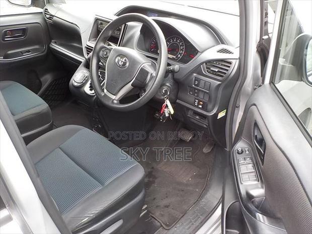 Toyota Noah 2020 Silver