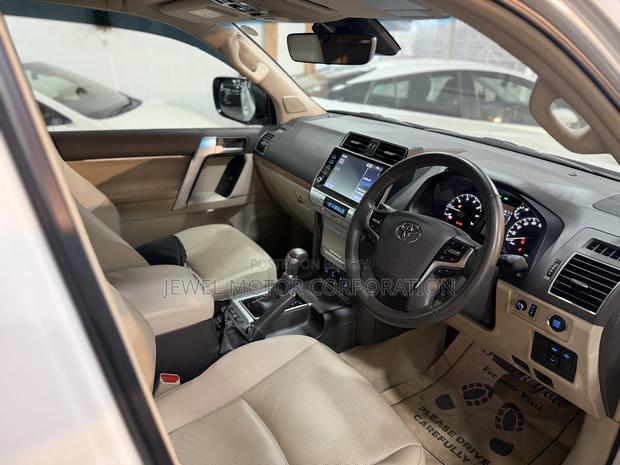 Toyota Land Cruiser Prado 2.7 2022 Pearl