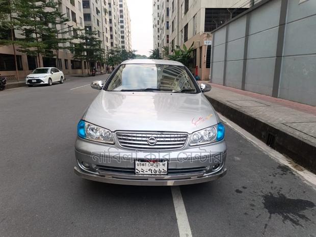 Nissan Sunny 2009 Silver