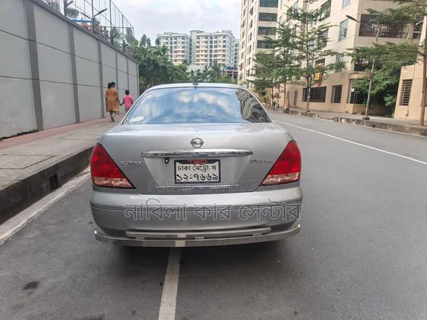 Nissan Sunny 2009 Silver