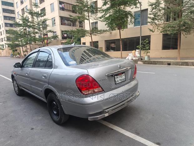 Nissan Sunny 2009 Silver