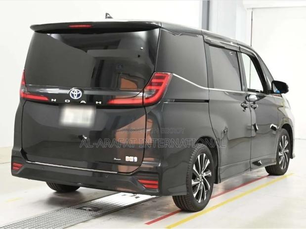 Toyota Noah 2022 Black