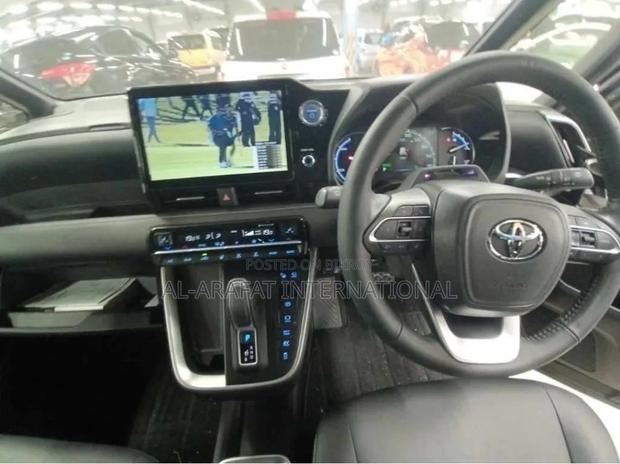 Toyota Noah 2022 Black