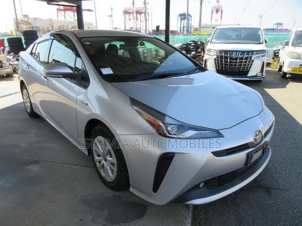 Toyota Prius 2021 Silver