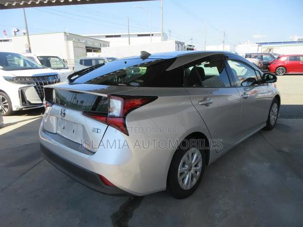 Toyota Prius 2021 Silver